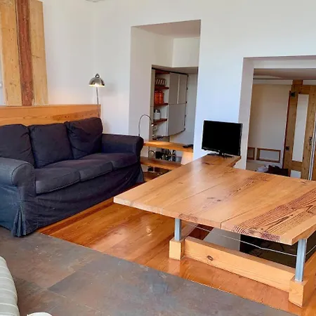 Sunny In Town With Terrace 아파트