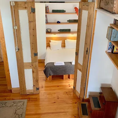 Sunny In Town With Terrace 리스본